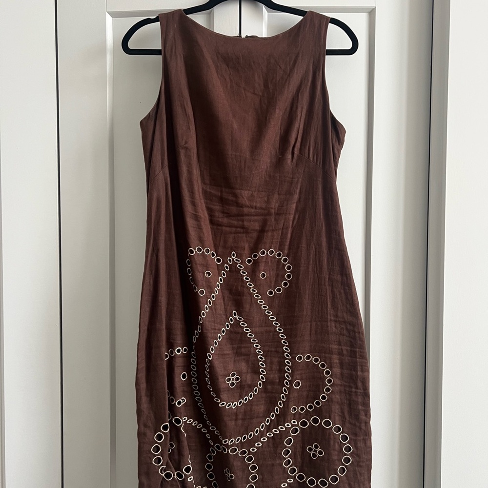 Linen with lovely embroidery detail dress
